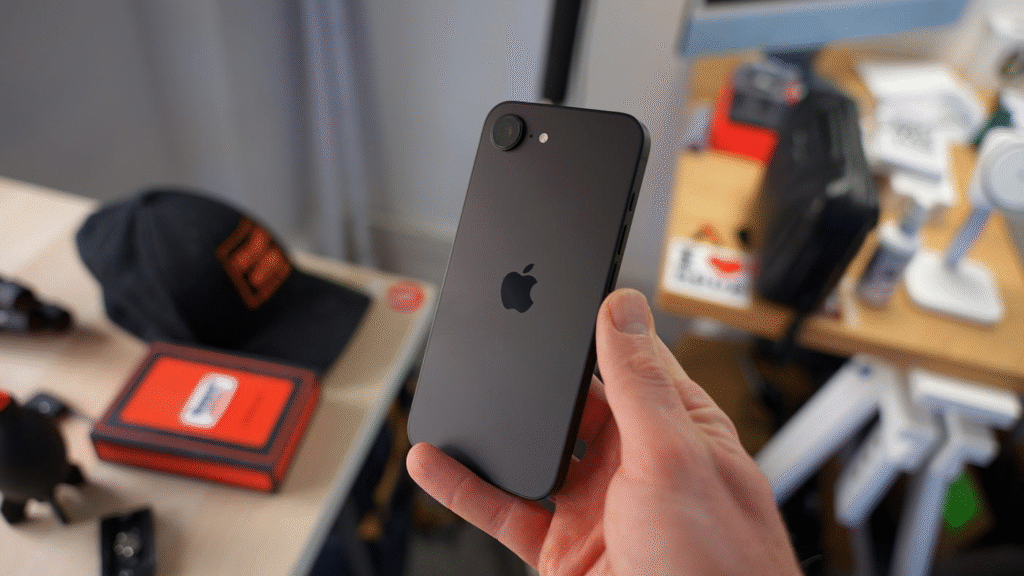 iPhone 16e