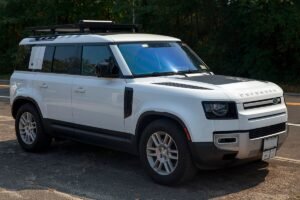 Land Rover Defender 2025